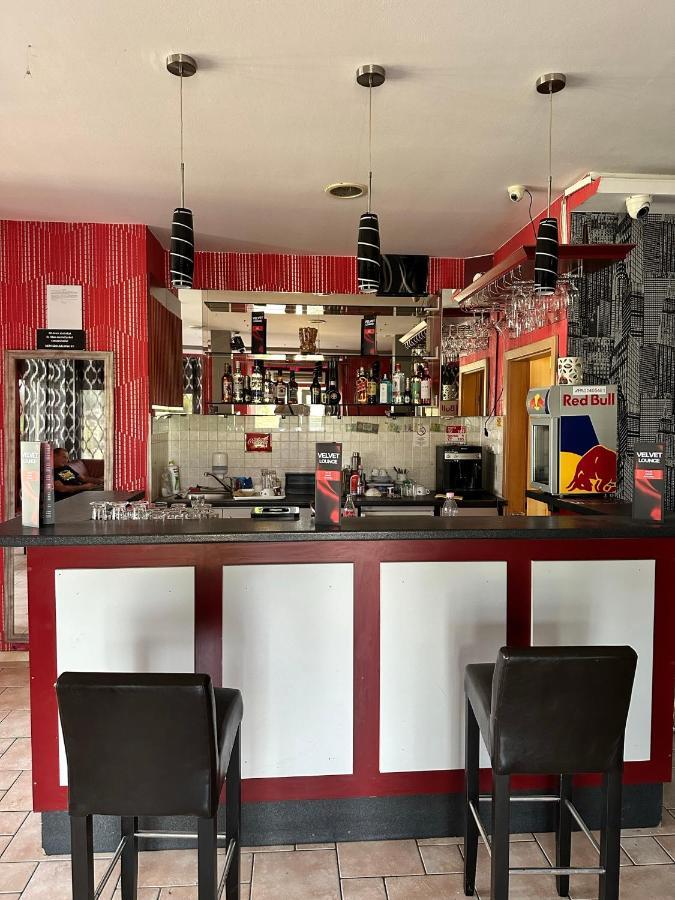 Velvet Motel Hegyeshalom Zewnętrze zdjęcie