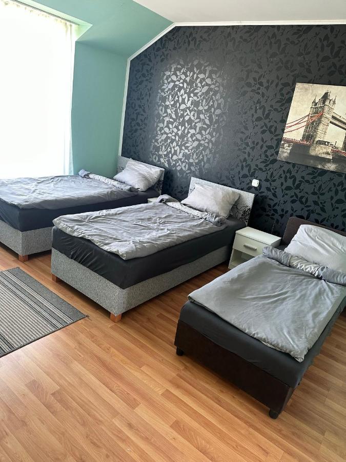 Velvet Motel Hegyeshalom Zewnętrze zdjęcie