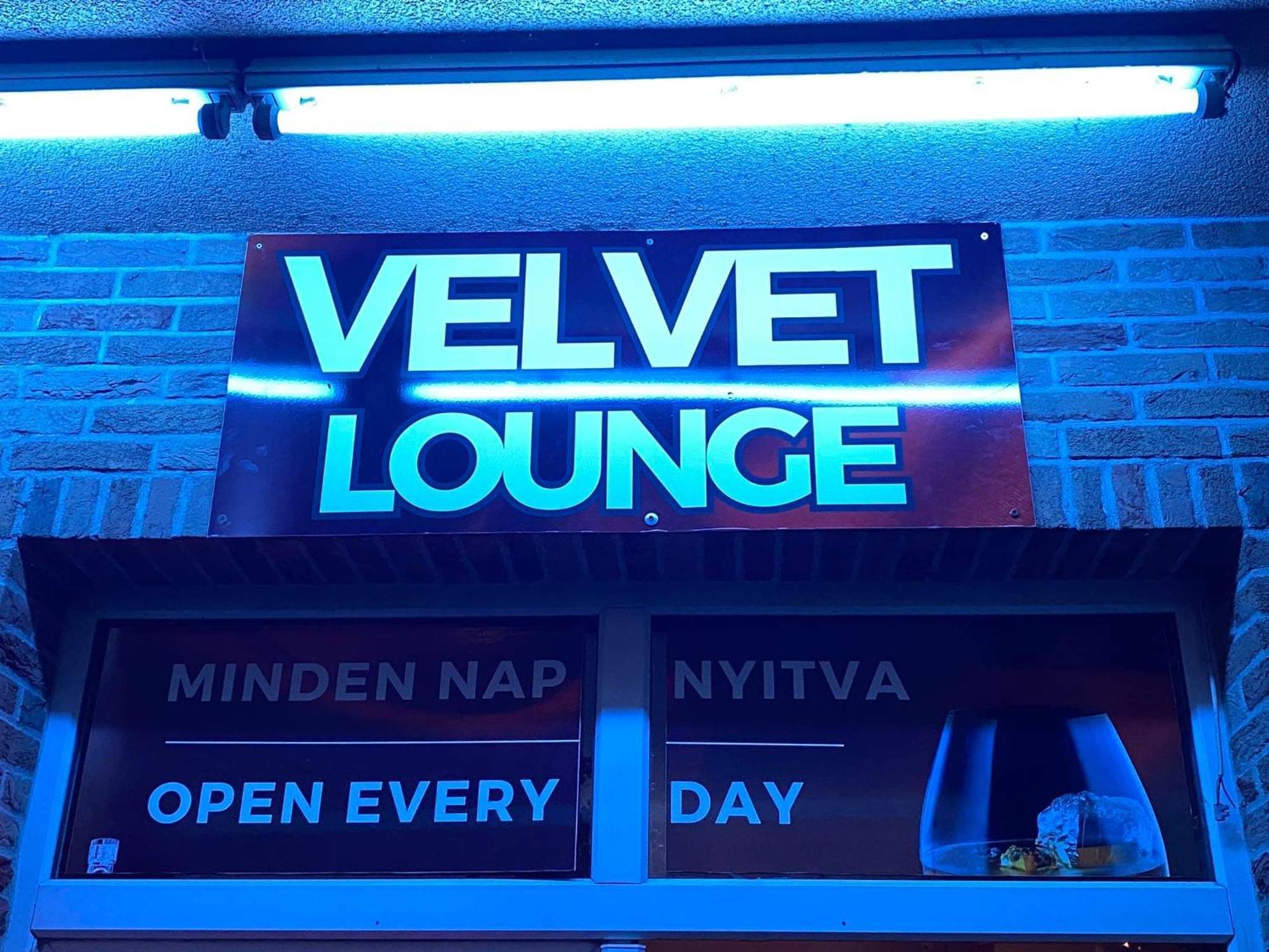 Velvet Motel Hegyeshalom Zewnętrze zdjęcie